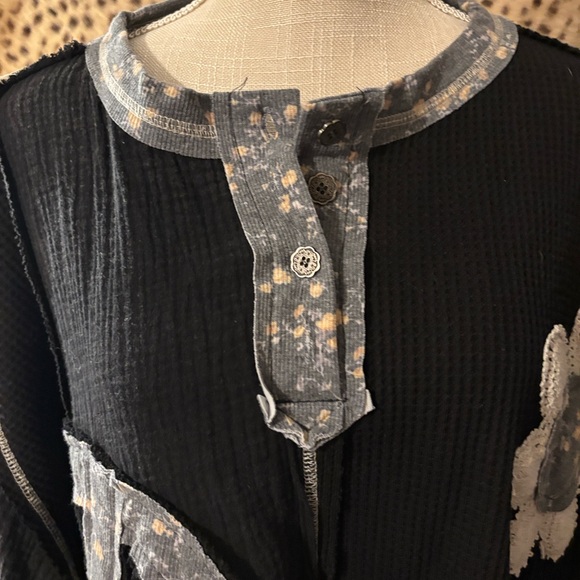 POL Black Tunic with Peace and Floral Accents - Picture 4 of 8